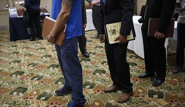 US Private Sector Experiences Unexpected Job Losses in September, ADP Reports