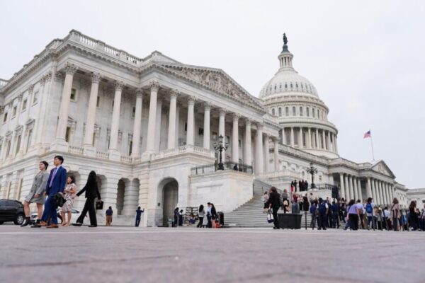 U.S. Government Shutdown Enters 18th Day: Senate Fails Again to Resolve Impasse
