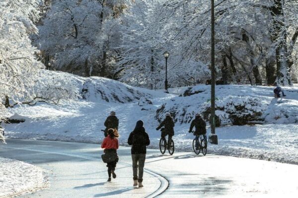 New York City Faces Record Low Temperatures Amid Historic Arctic Weather Pattern