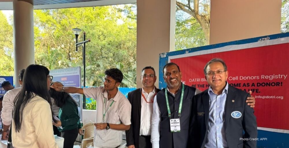 1 Cricket Legend Sunil Gavaskar Renders Support to AAPI’s Stem Cell Drive