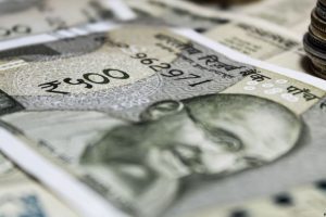 Feature and Cover Indian rupee tumbles to record low on conflict in Middle East Daily Sabah