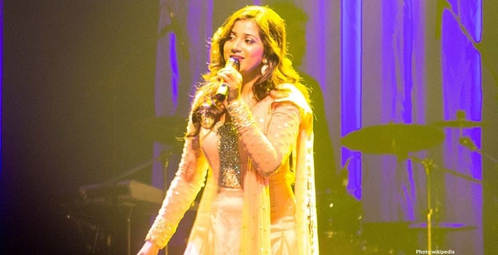 Feature and Cover Shreya Ghoshal says she felt like a misfit for Bipasha Basu's voice in Jaadu Hai Nasha Hai ‘I was 18 at that time’ Hindustan Times